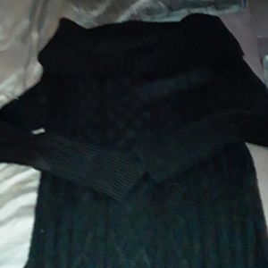 Falls creek cow neck black long sweatee
